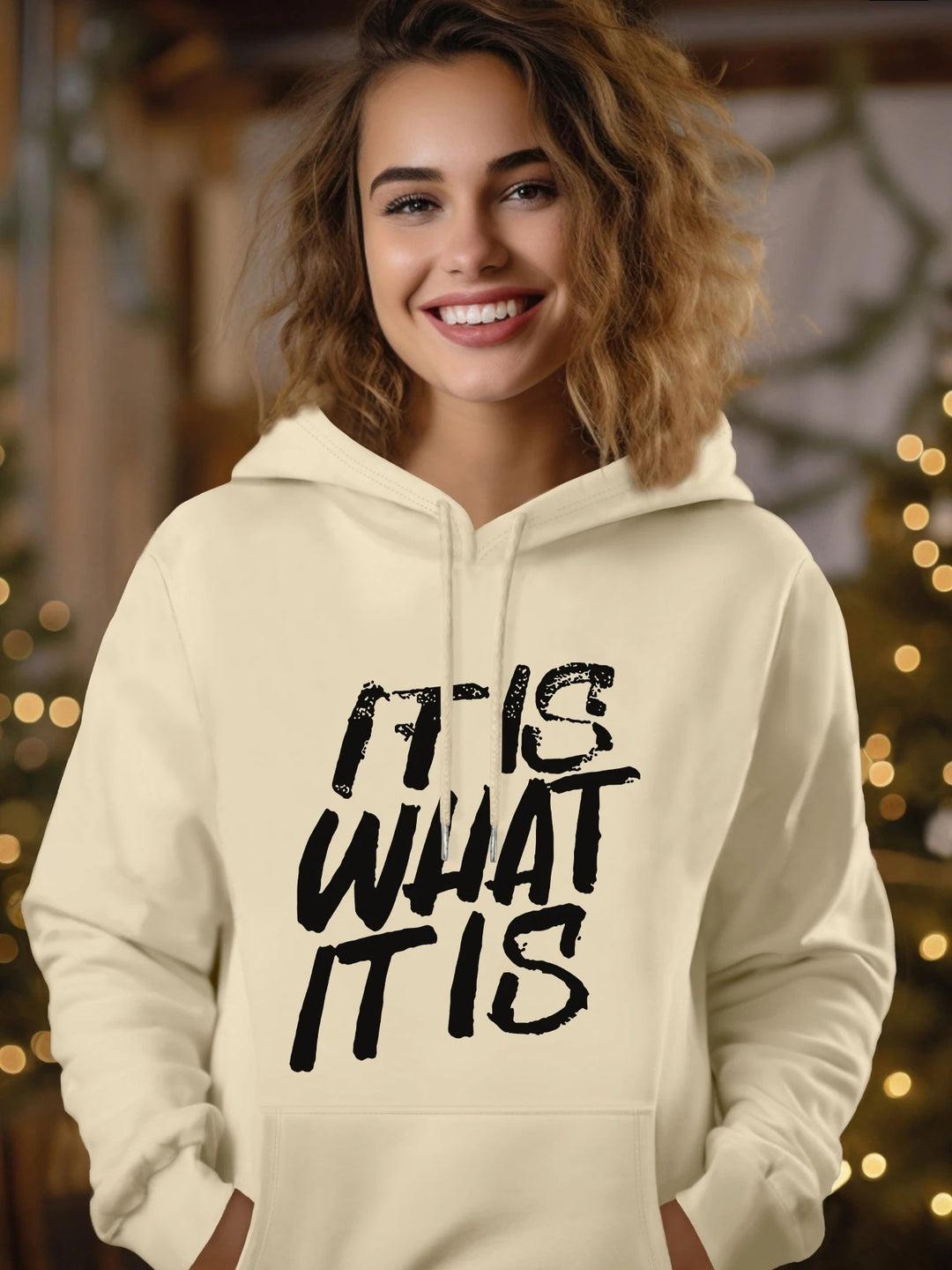 Women's hoodie with creative lettering and comfortable fit Chic & Stil