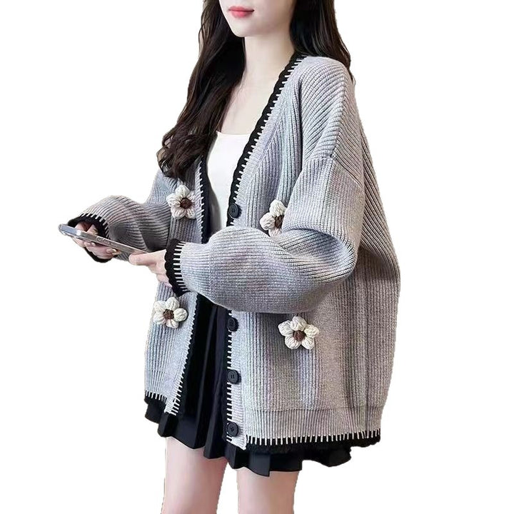 Elegant women's cardigan in knitted fabric with floral appliqués Lune London