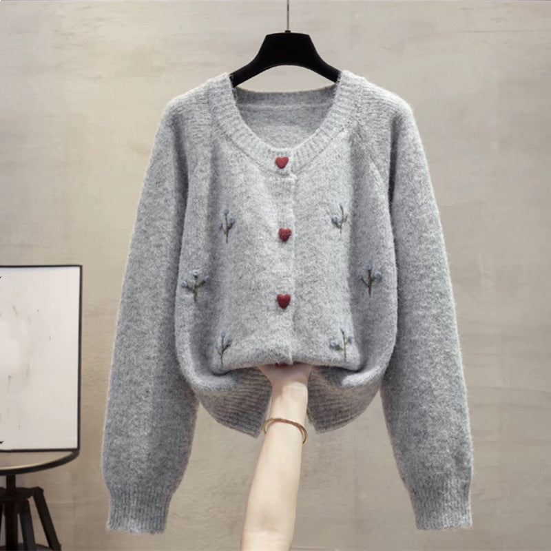 Women's cozy knit pullover with heart and flower embroidery Lune London
