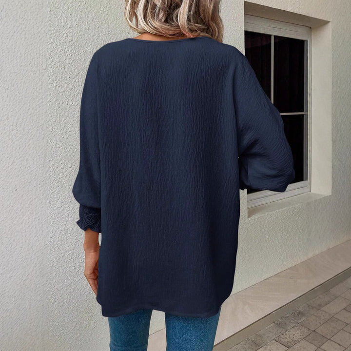 Oversized shirt for women with a relaxed fit and elastic sleeves Lune London