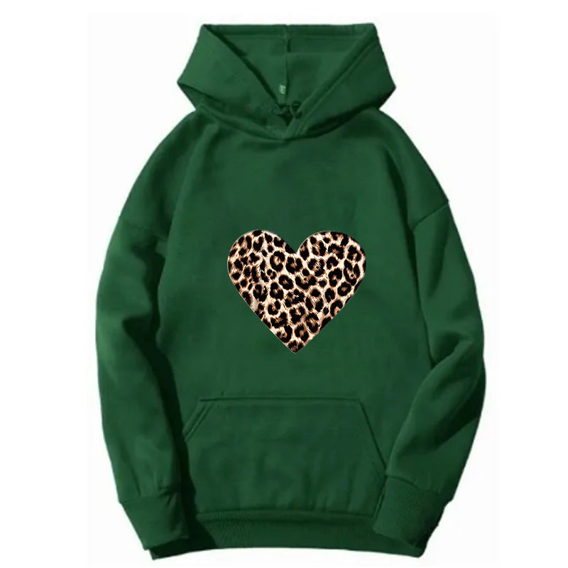 Ladies hooded sweatshirt with heart-shaped leopard pattern Chic & Stil
