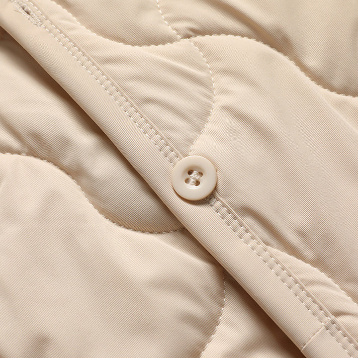 Ladies down jacket with practical pockets and button closure Lune London