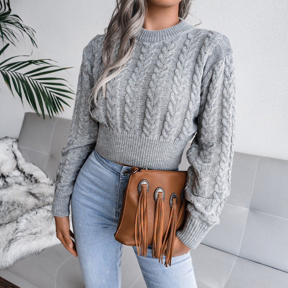 Pull en tricot pour femmes avec un design en tresses texturé et une silhouette cintrée Lune London