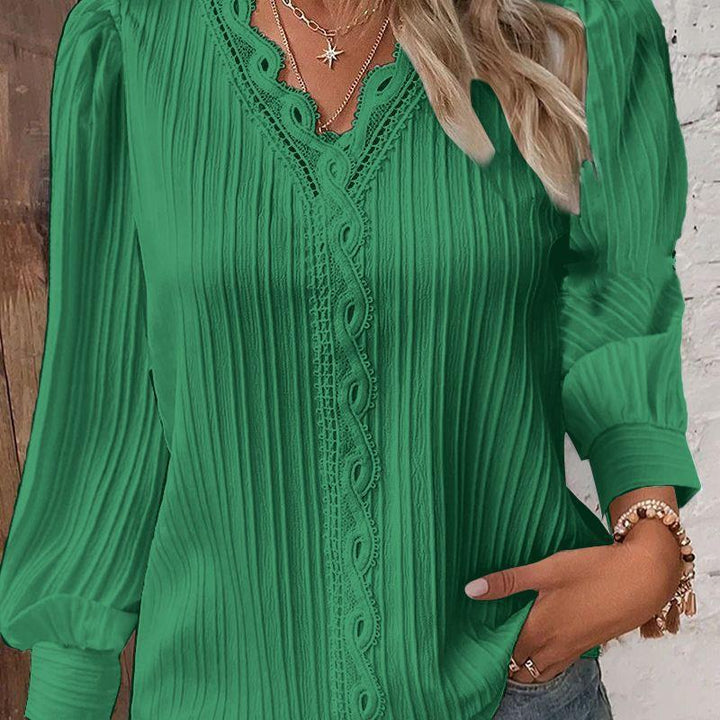 Shirt for women with a refined pleated design and elegant lace accents Lune London