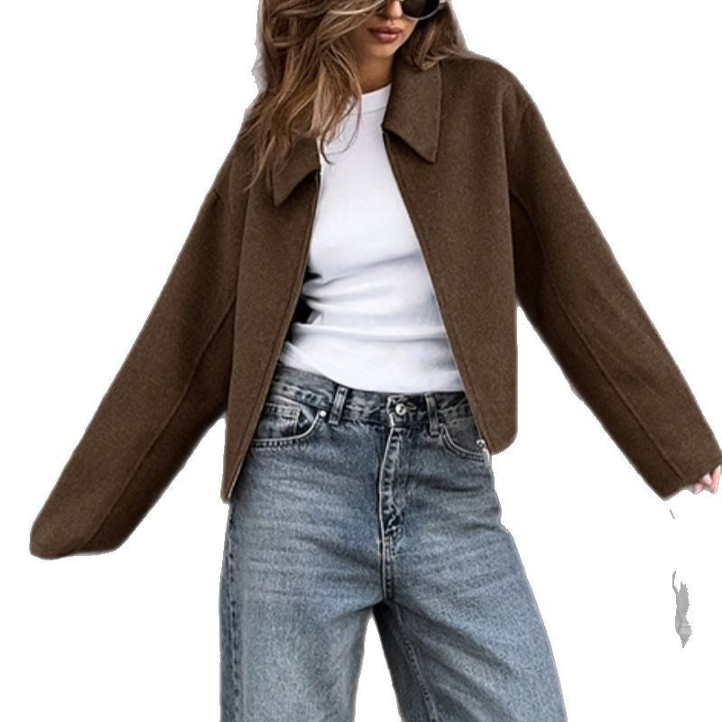 Trendy short jacket for women in a casual oversized style with elegant details Lune London