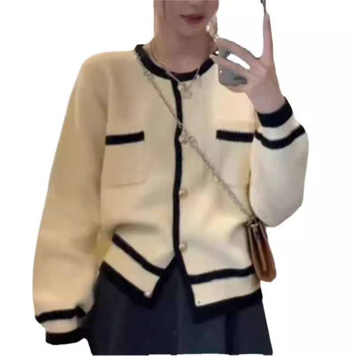 Elegant knitted jacket for women with decorative pockets and contrasting details Lune London
