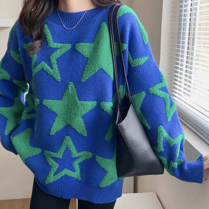 Casual oversized pullover for women with star pattern Lune London