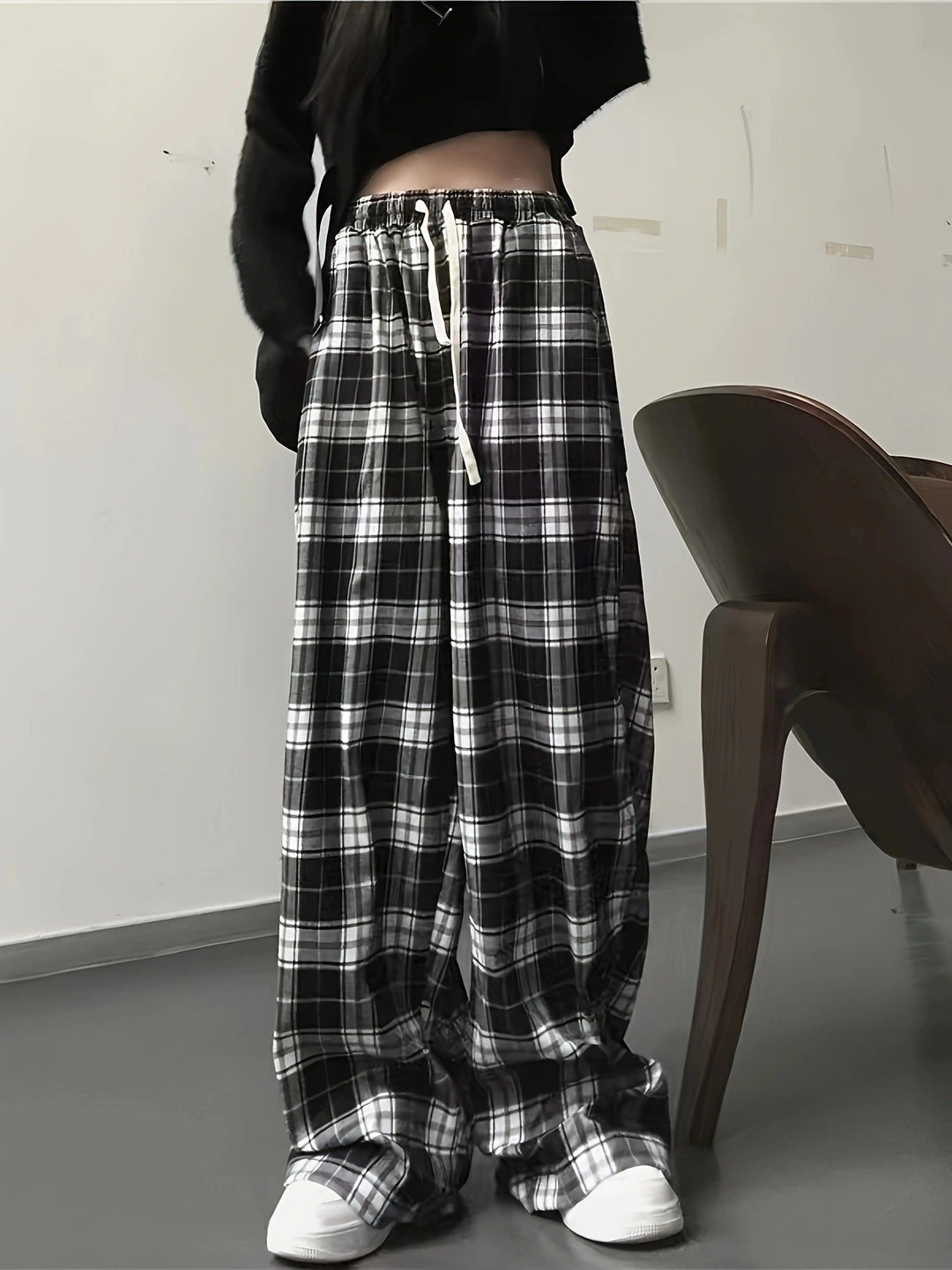 Ladies Checked Leisure Pants with Elastic Waistband and Drawstring Lune London