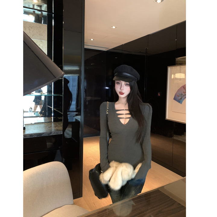 Ladies elegant long-sleeve shirt with V-neck and fashionable gathering Chic & Stil