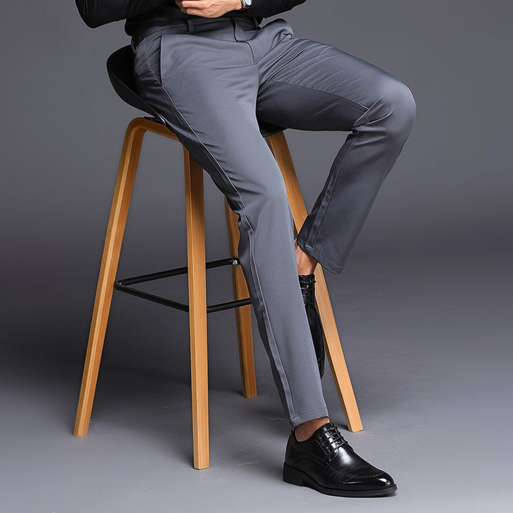 Elegant tailored suit trousers for men with a slim fit and practical pockets Lune London