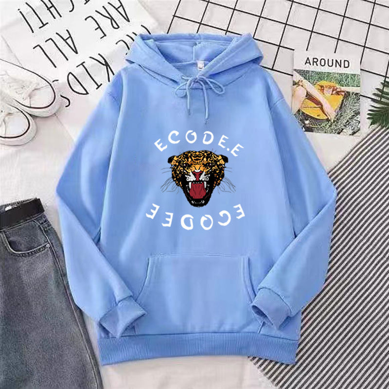Women's hoodie with tiger-like graphic design Chic & Stil