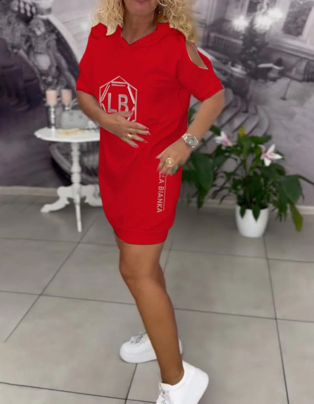 Robe à capuche urbaine pour femmes avec des manches découpées stylées Chic & Stil