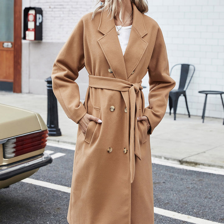 Elegant trench coat for women with adjustable belt and large pockets Lune London