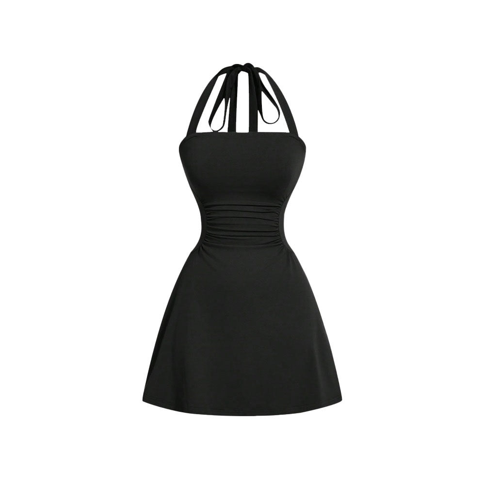 Robe à dos nu pour femmes avec drapés flatteurs pour la silhouette et un design à lacets élégant au dos Chic & Stil