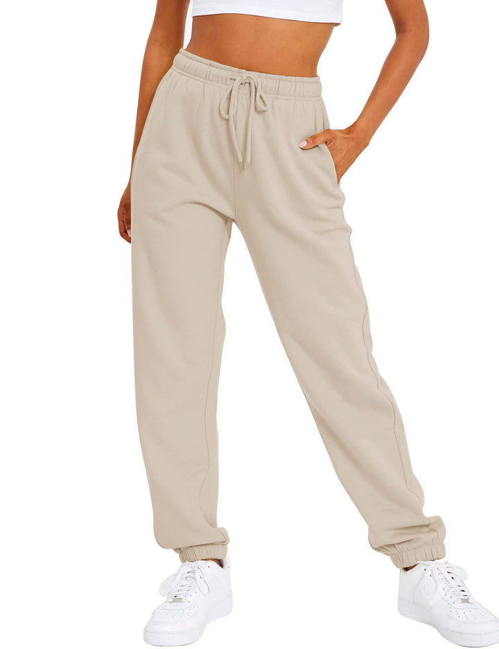 Women’s sporty leisure pants with elastic waistband and high-waisted cut Chic & Stil