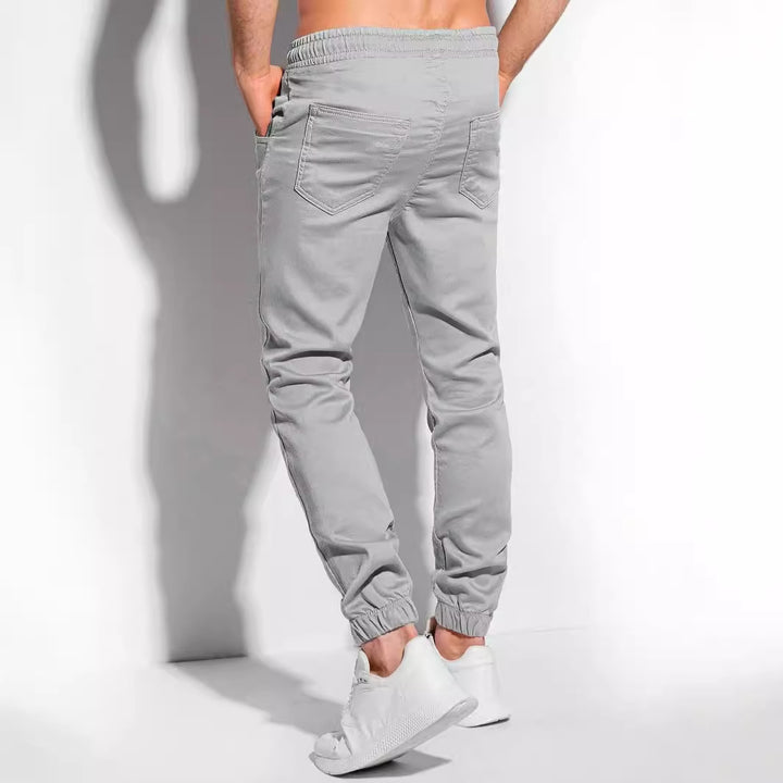 Sporty jogging pants for men with practical side pockets Lune London