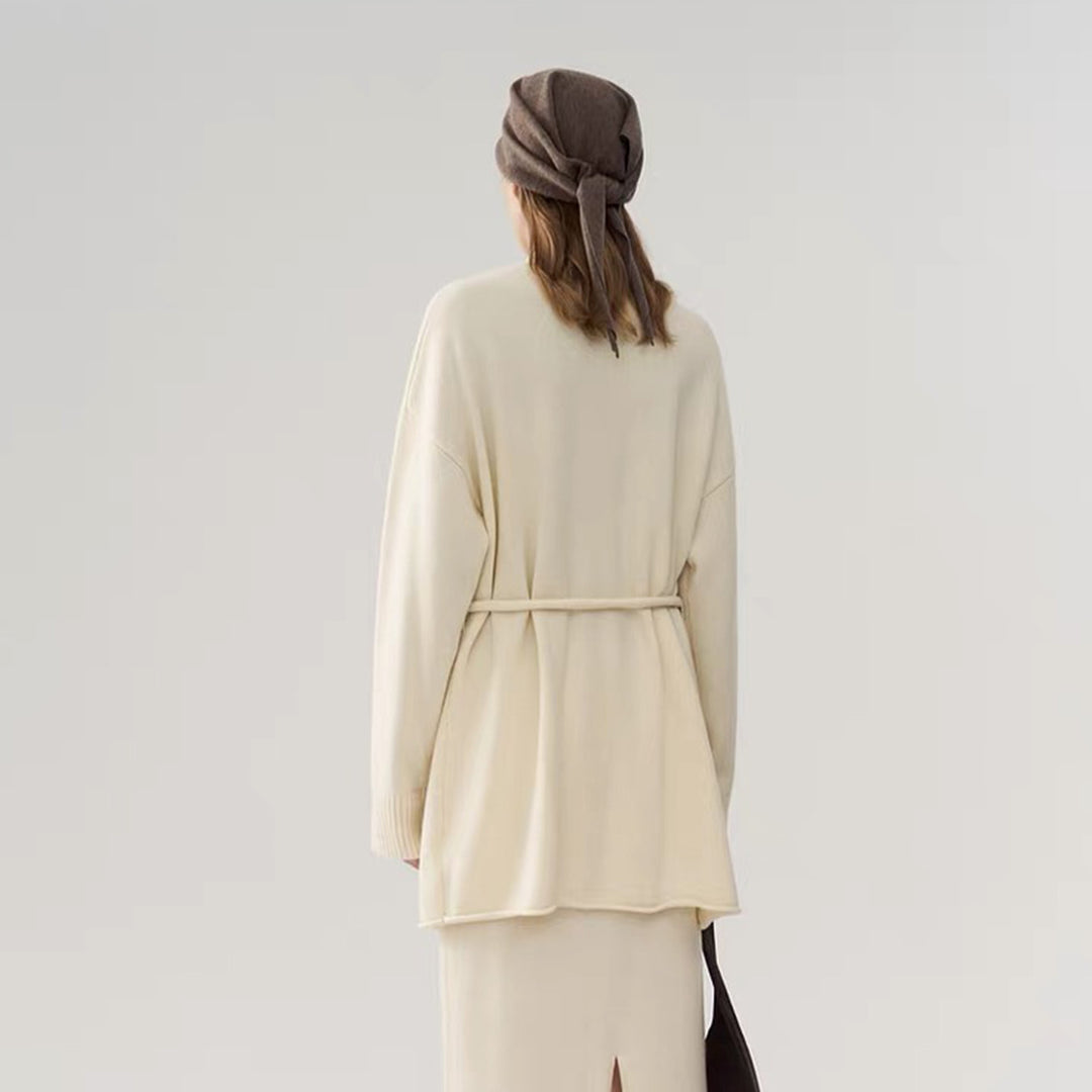 Ladies Elegant Knit Sweater with Long Sleeves and Chic Practical Cut