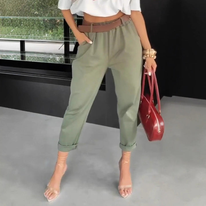Pantalons chino modernes pour femmes avec taille élastique et jambes larges Chic & Stil