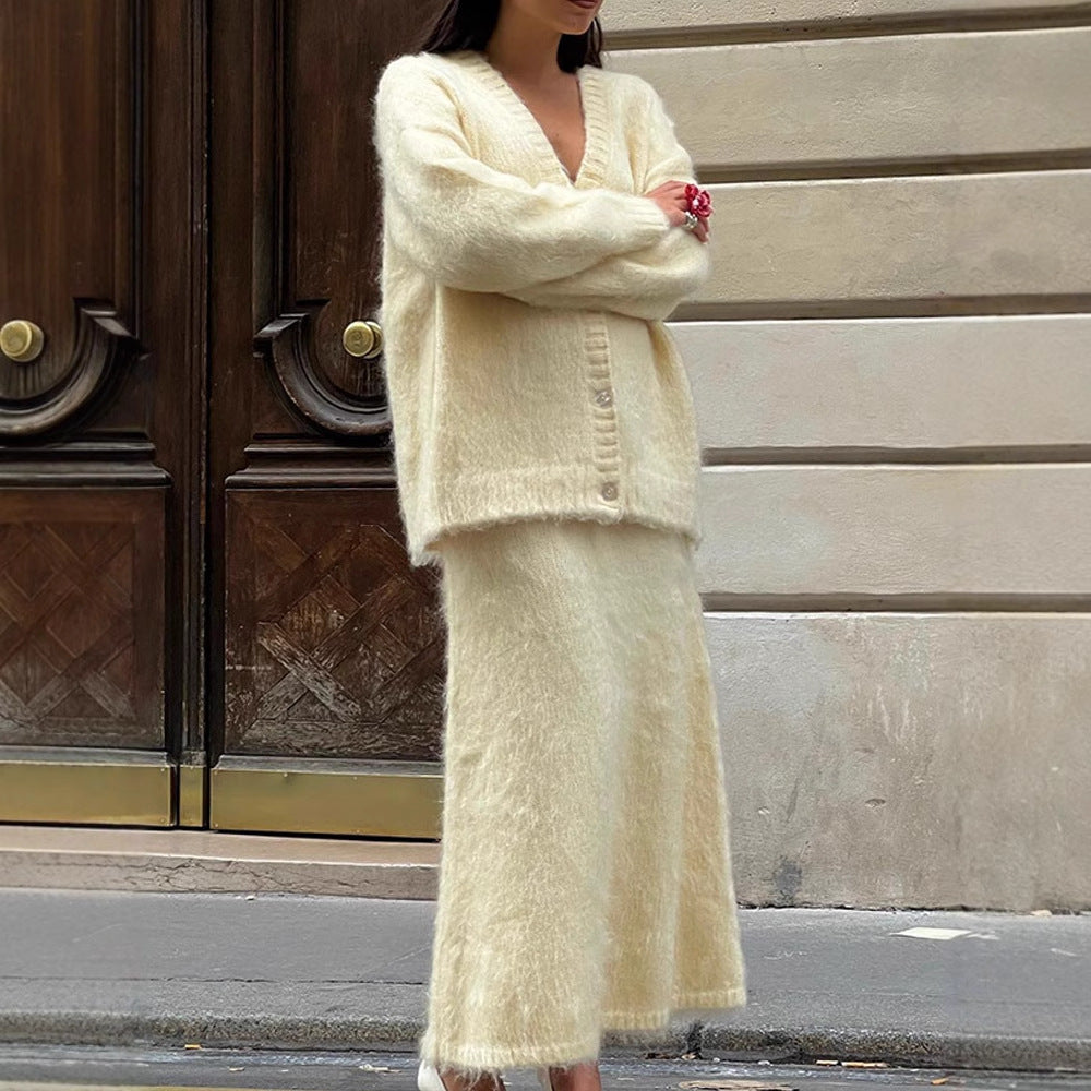 Cardigan for ladies in soft knit with V-neck and button details Lune London
