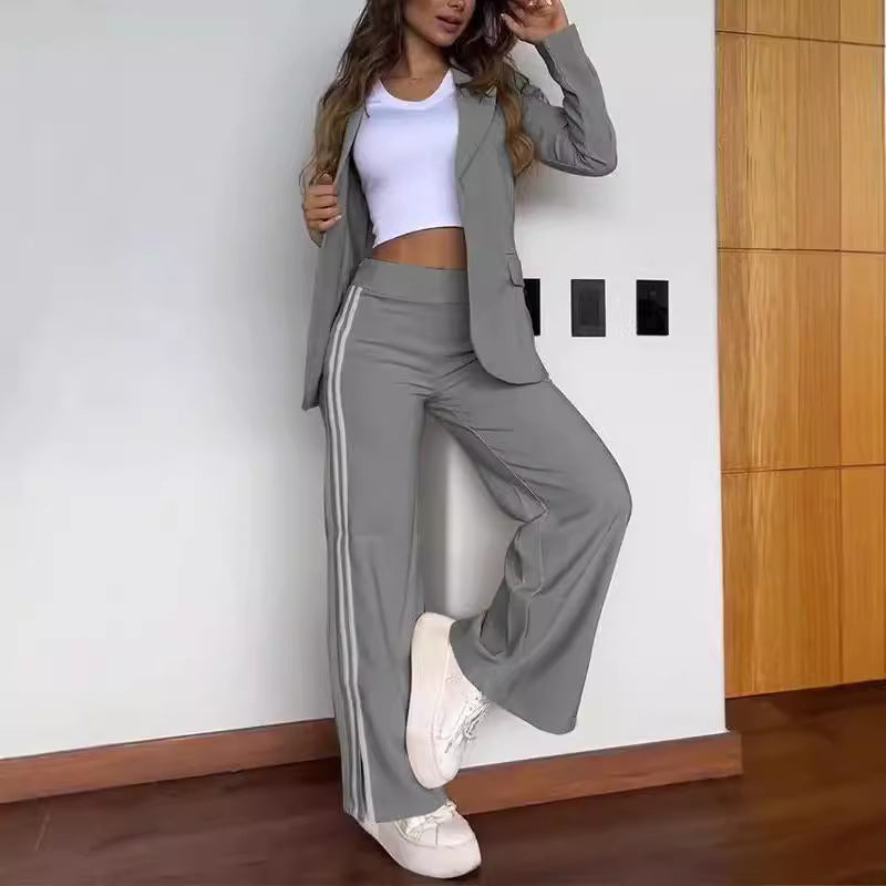 Ladies Elegant loungewear set with oversized blazer and high-waisted pants Lune London