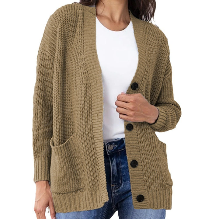 Chunky knit cardigan for women with practical pockets and casual fit Lune London