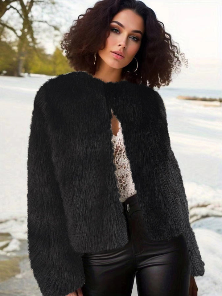 Ladies Luxurious Faux Fur Jacket with Short Cut and Voluminous Sleeves Lune London