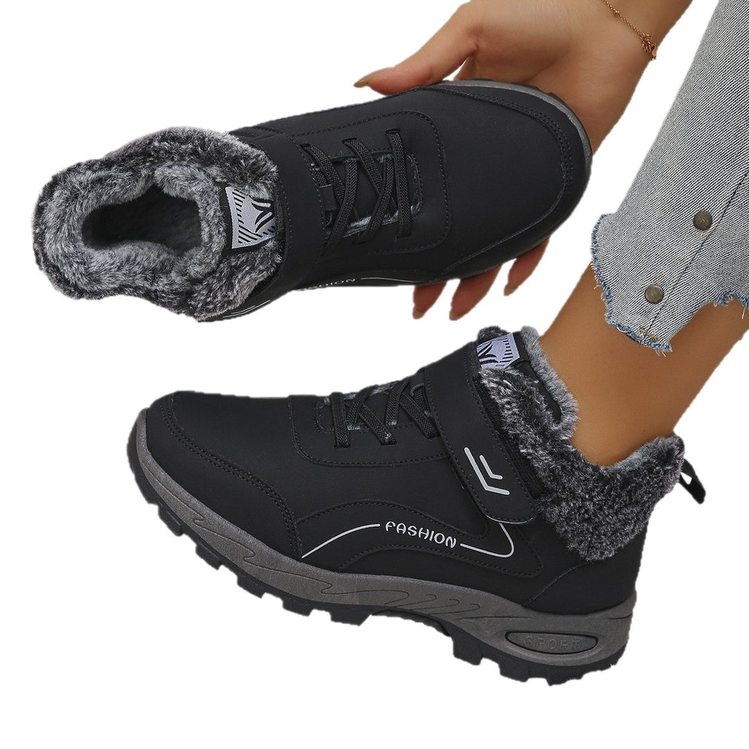 Women's winter boots with warm lining and non-slip sole Lune London