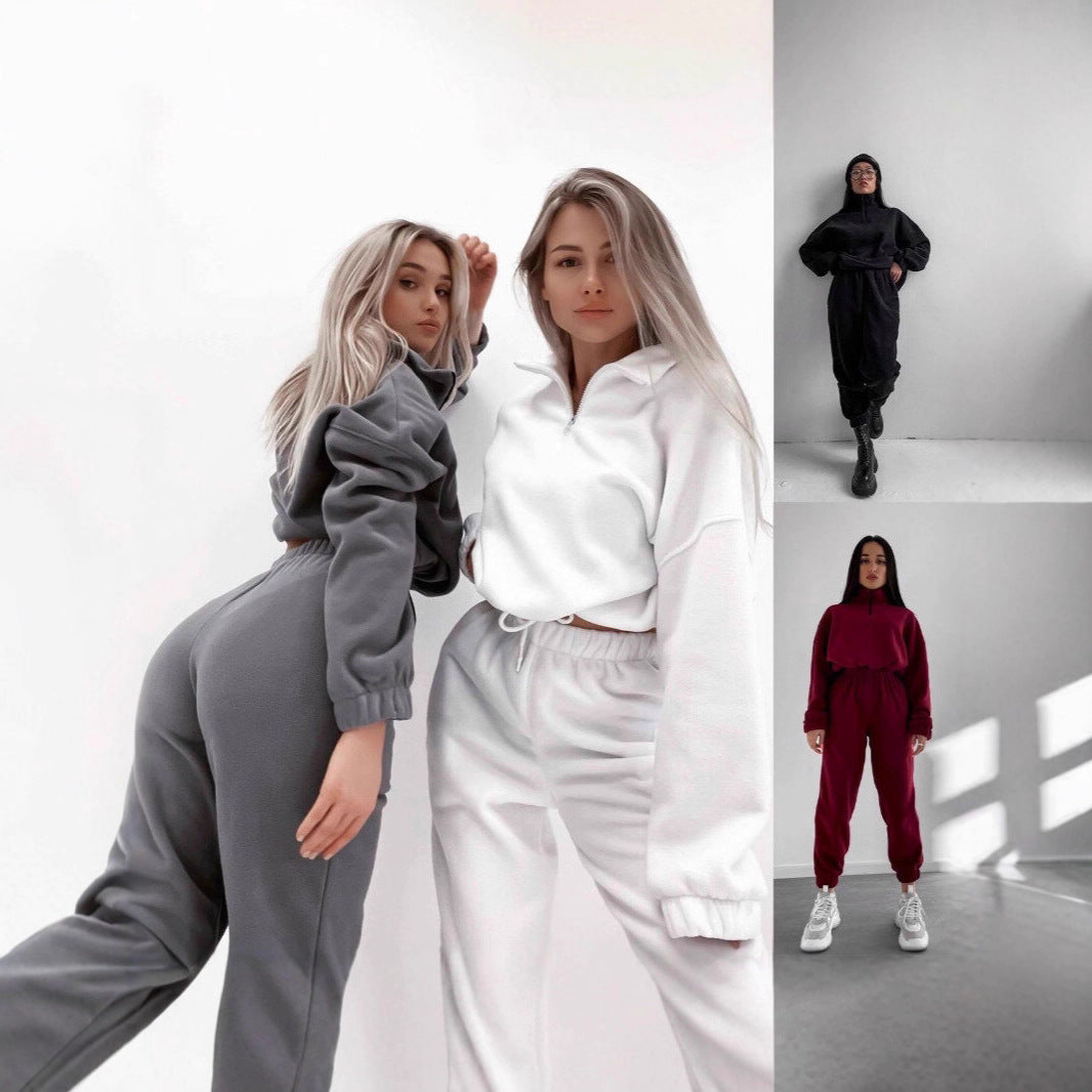 Casual fleece sports set for women with high collar and elastic waist Lune London