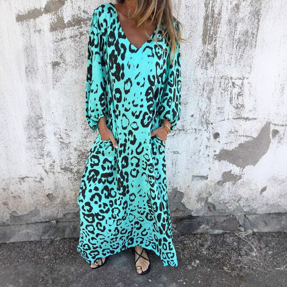 Maxi dress for women with deep V-neckline and relaxed fit Lune London
