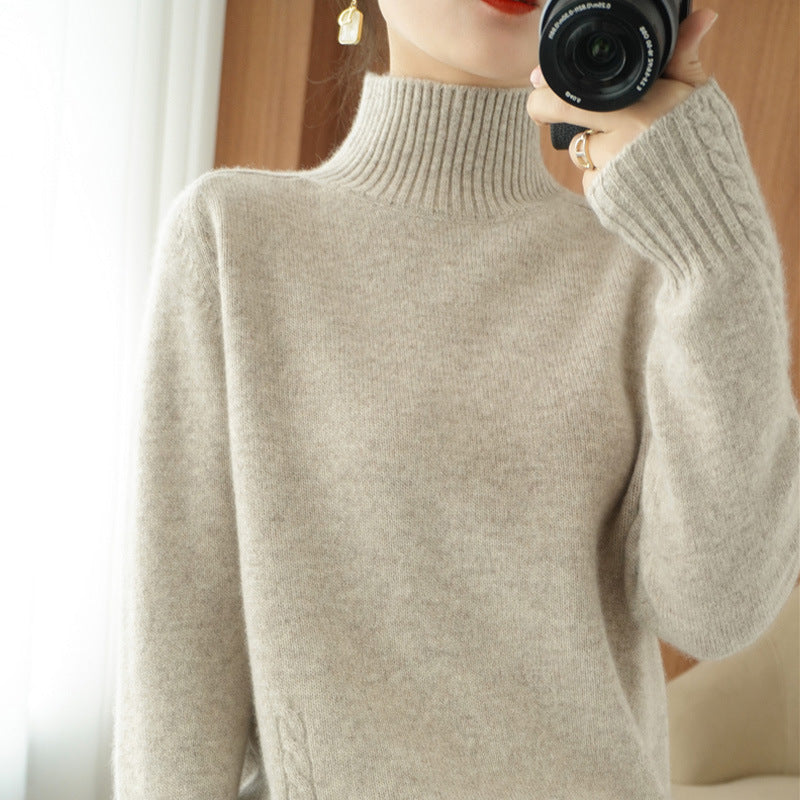 Elegant sweater for women with high collar and fine structure Lune London