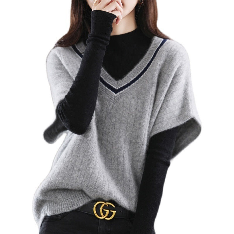 Knitted top for women with V-neck and sporty pattern Lune London