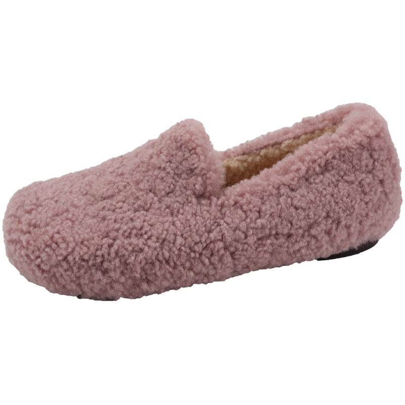 Women cozy slippers made of high-quality plush material Lune London