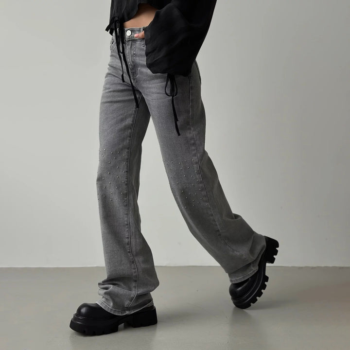 High-waisted women's jeans with a trendy ripped design and original studs Lune London