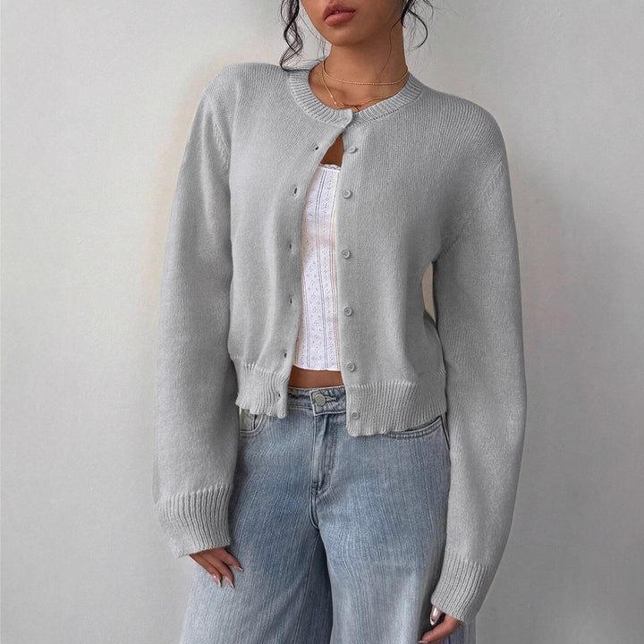 Cardigan pour femmes avec texture à fines côtes et design boutonné Chic & Stil