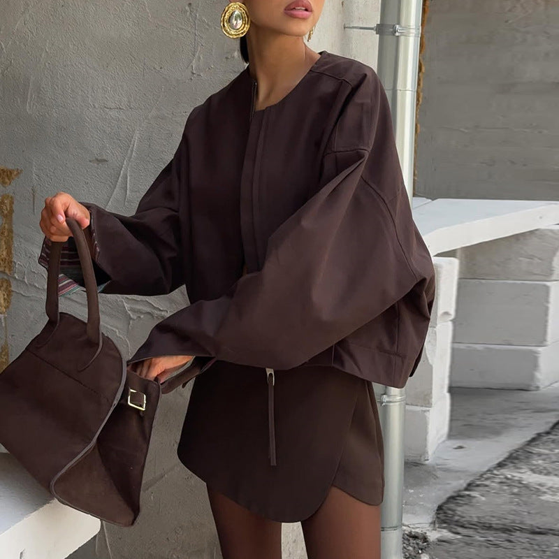 Trendy short jacket for women with a short cut and matching skirt Lune London