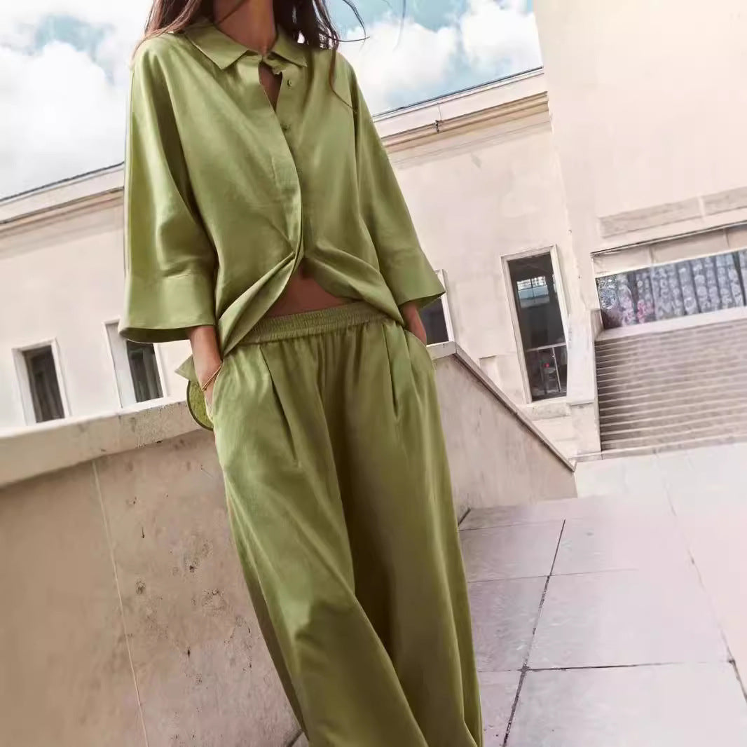 Casual oversized shirt for women in lightweight cotton blend with classic details Lune London