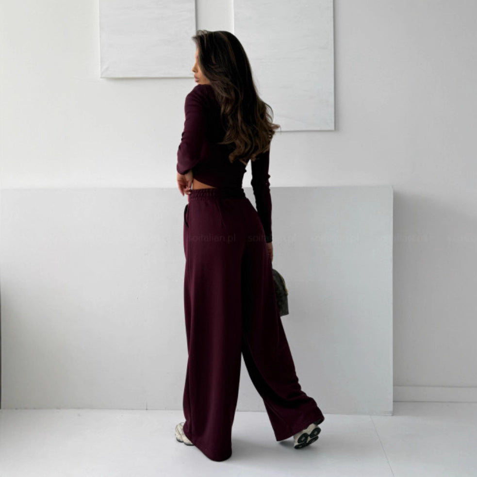 Ensemble Confortable pour Femmes composé d'un haut court et de joggers larges Chic & Stil