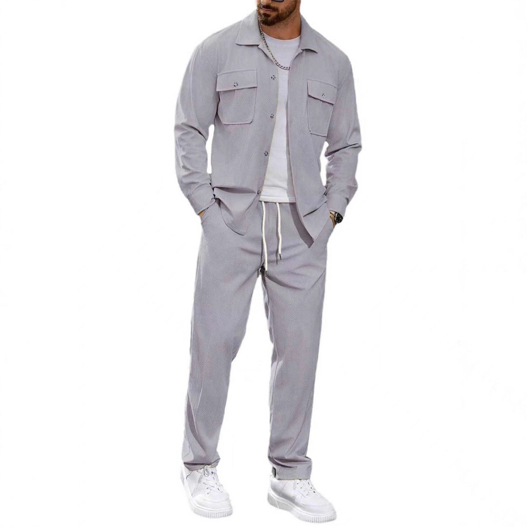 Modern leisure suit for men with practical pockets and elastic waistband Lune London