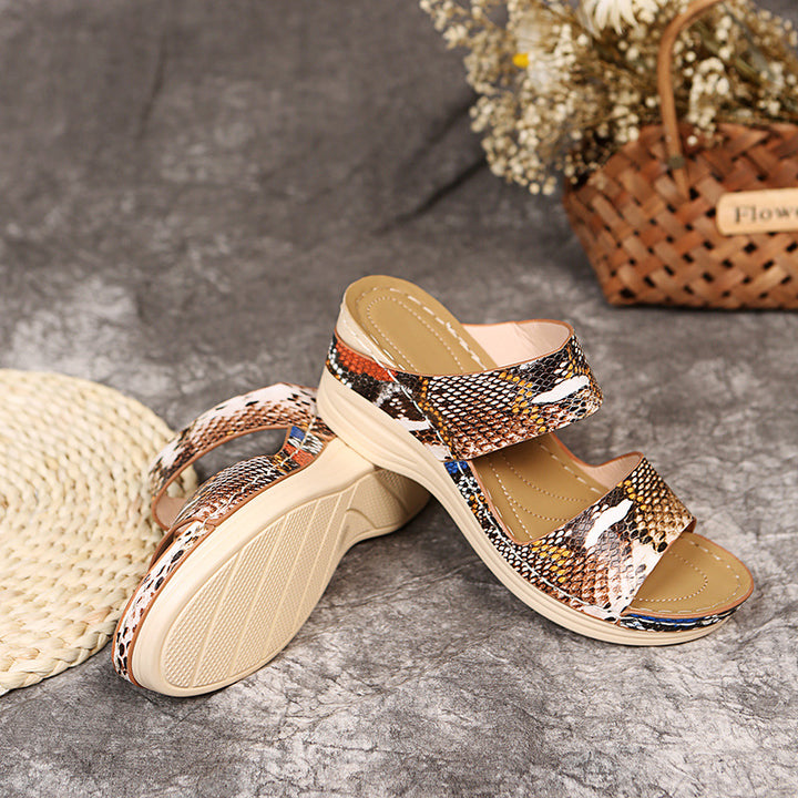 Comfortable sandals for ladies with elastic straps and non-slip sole Lune London