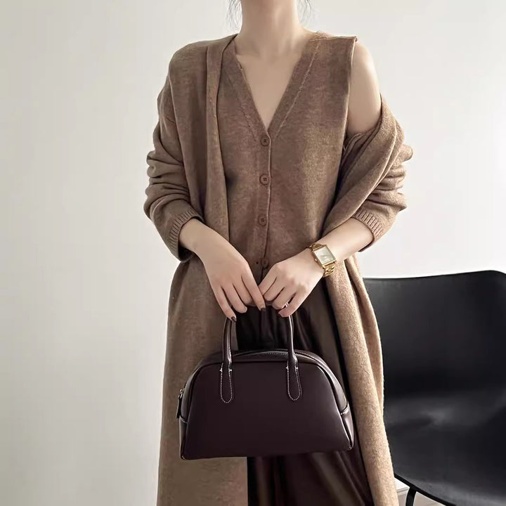 Robe en tricot pour femmes avec cardigan et patte de bouton Chic & Stil
