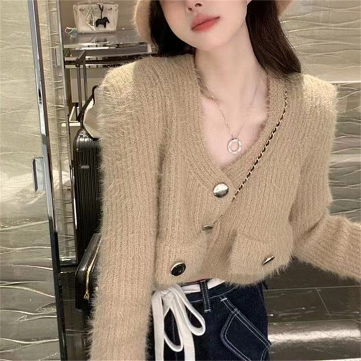 Cardigan en peluche pour femmes avec détails de boutons et poches pratiques Chic & Stil