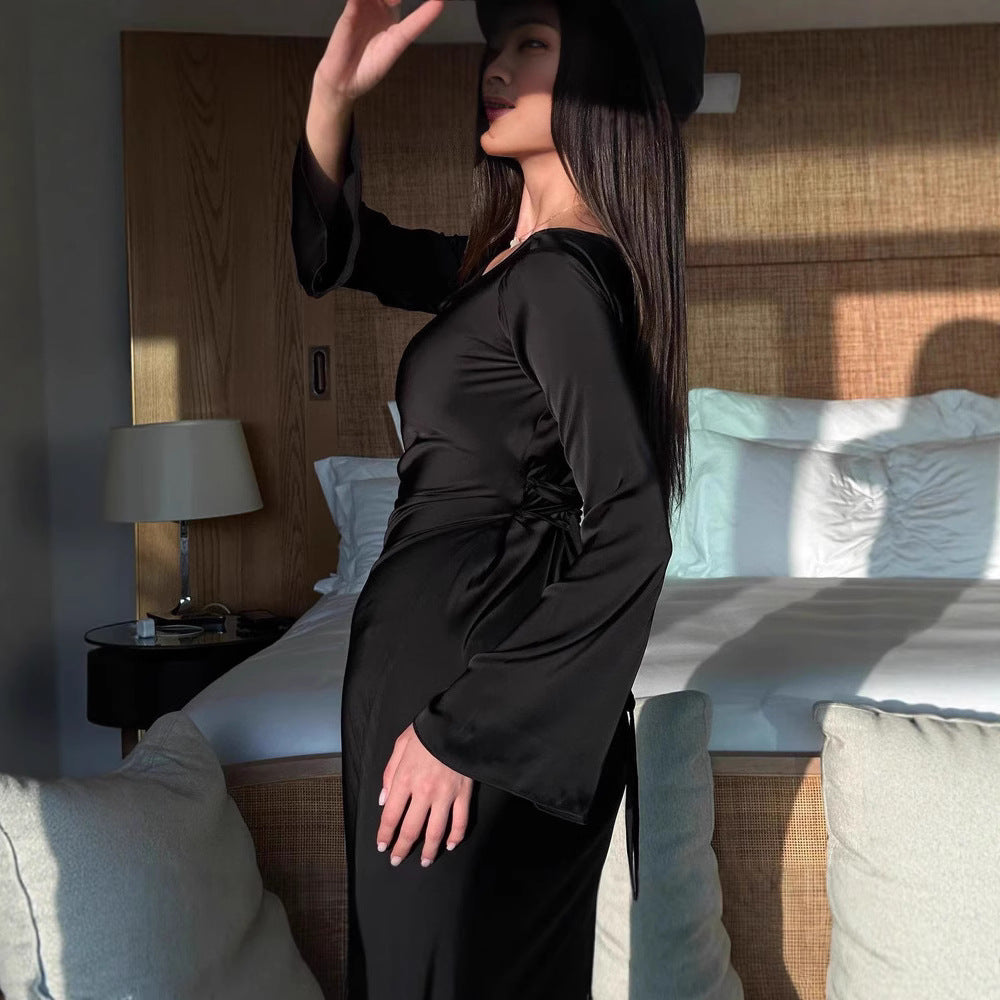 Robe maxi en satin élégante à manches longues pour femmes avec des manches larges Chic & Stil