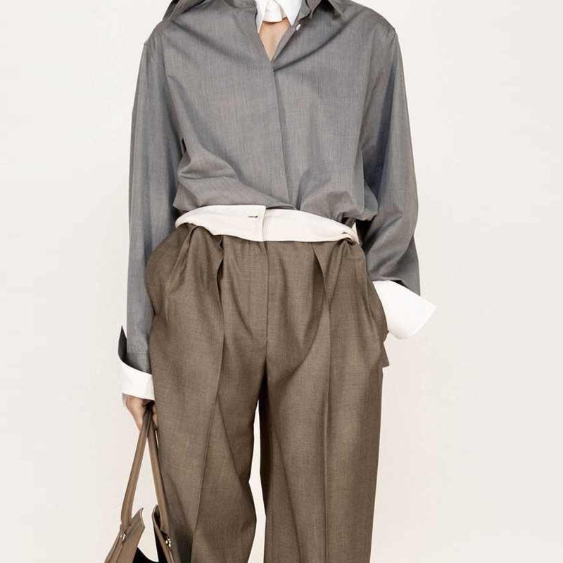 Blouse à manches longues pour femmes avec coupe moderne et texture fine Chic & Stil