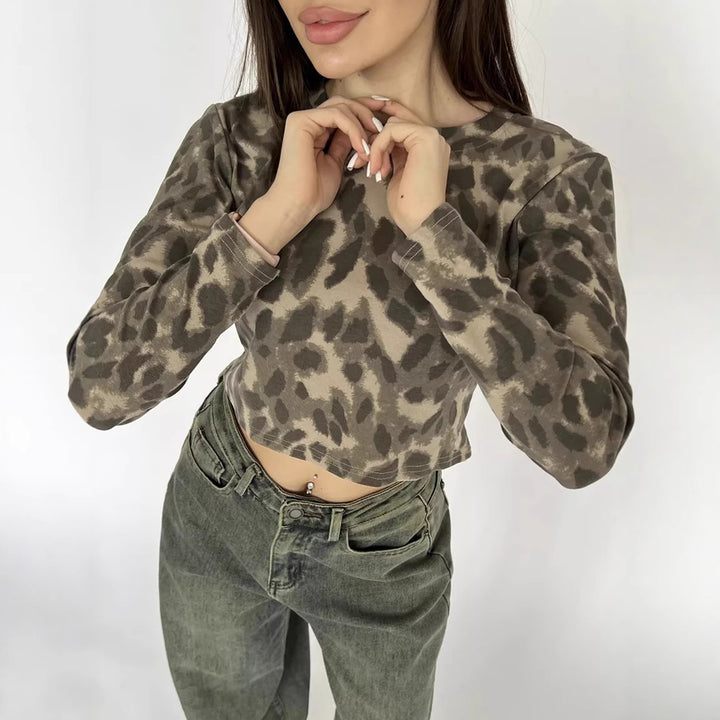 Long sleeve t-shirt for women with modern leopard print and soft touch Lune London