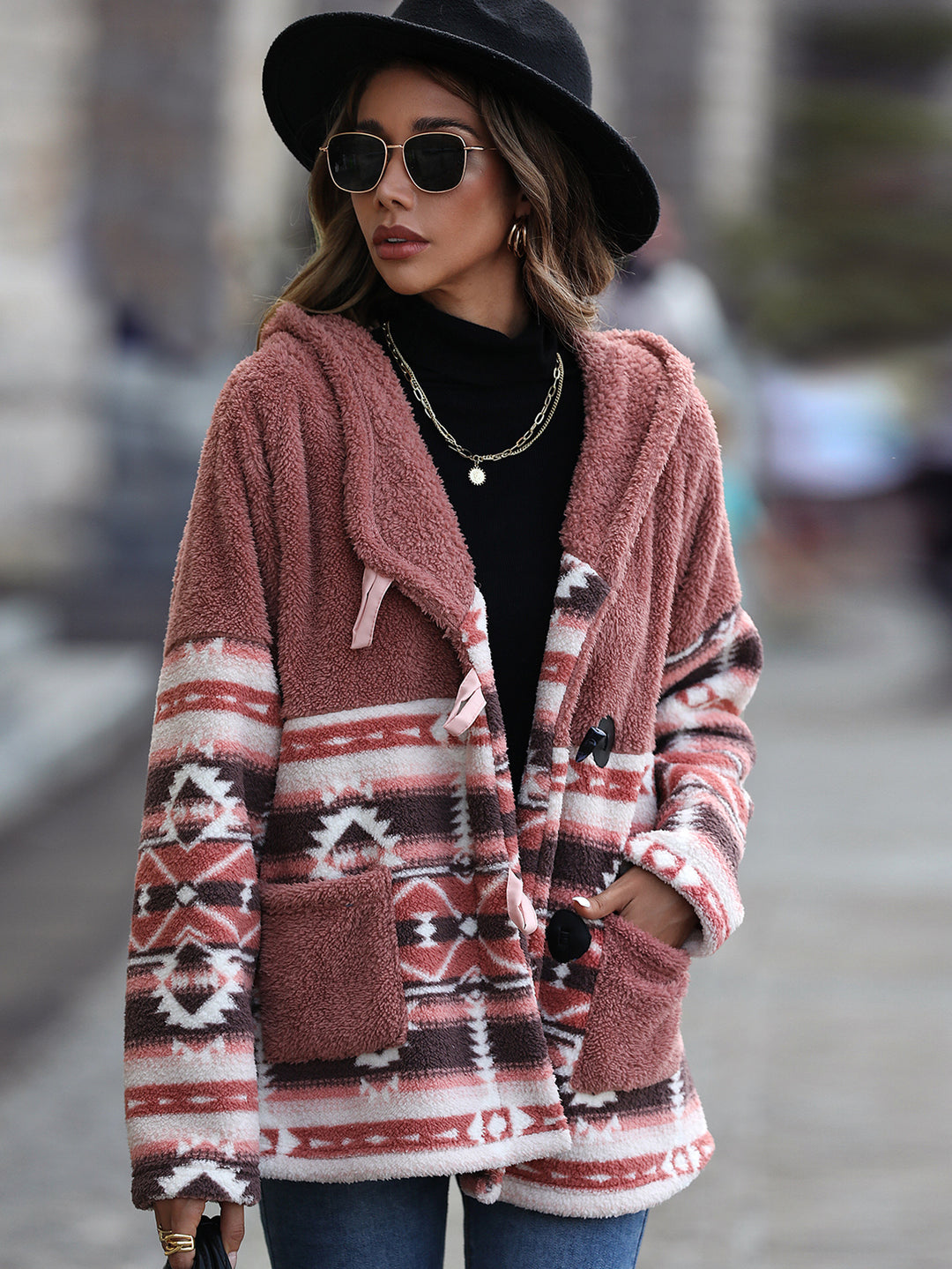 Ladies comfortable fleece clothing with checkered pattern and practical pockets Lune London