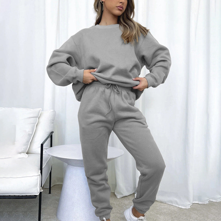 Women's comfortable feel-good jogging suit with relaxed fit and elastic waistband Chic & Stil