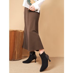 Ladies Elegant Boot with a Chic Block Heel and Fashionable Lune London