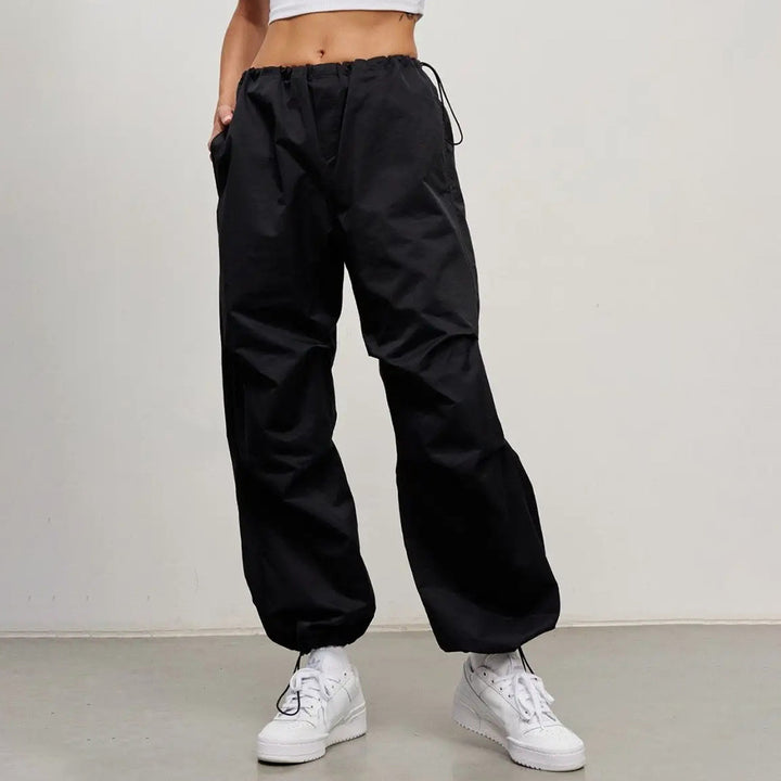 Pantalons de loisirs sportifs pour femmes avec taille ajustable et poches pratiques Chic & Stil