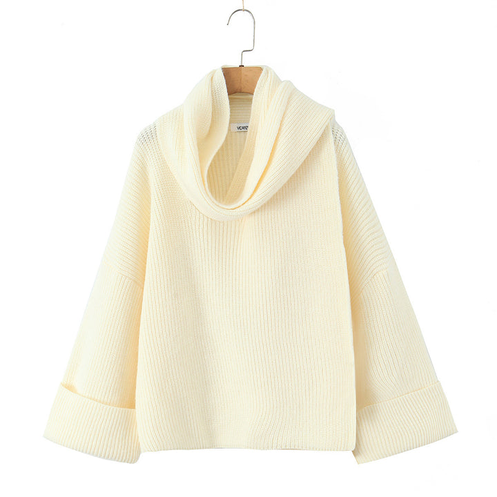 Elegant knitted sweater for women with a loose fit and a casual turtleneck Lune London