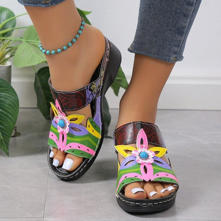 Fashion wedge sandals for women with floral decoration Lune London